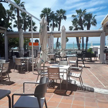 Bellavista Playa Хостел Малага